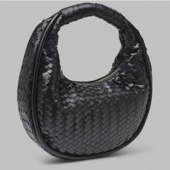 MODA LUXE-Woven Circle Shoulder bag-Black-NWT-Retail $100 - Picture 1 of 11